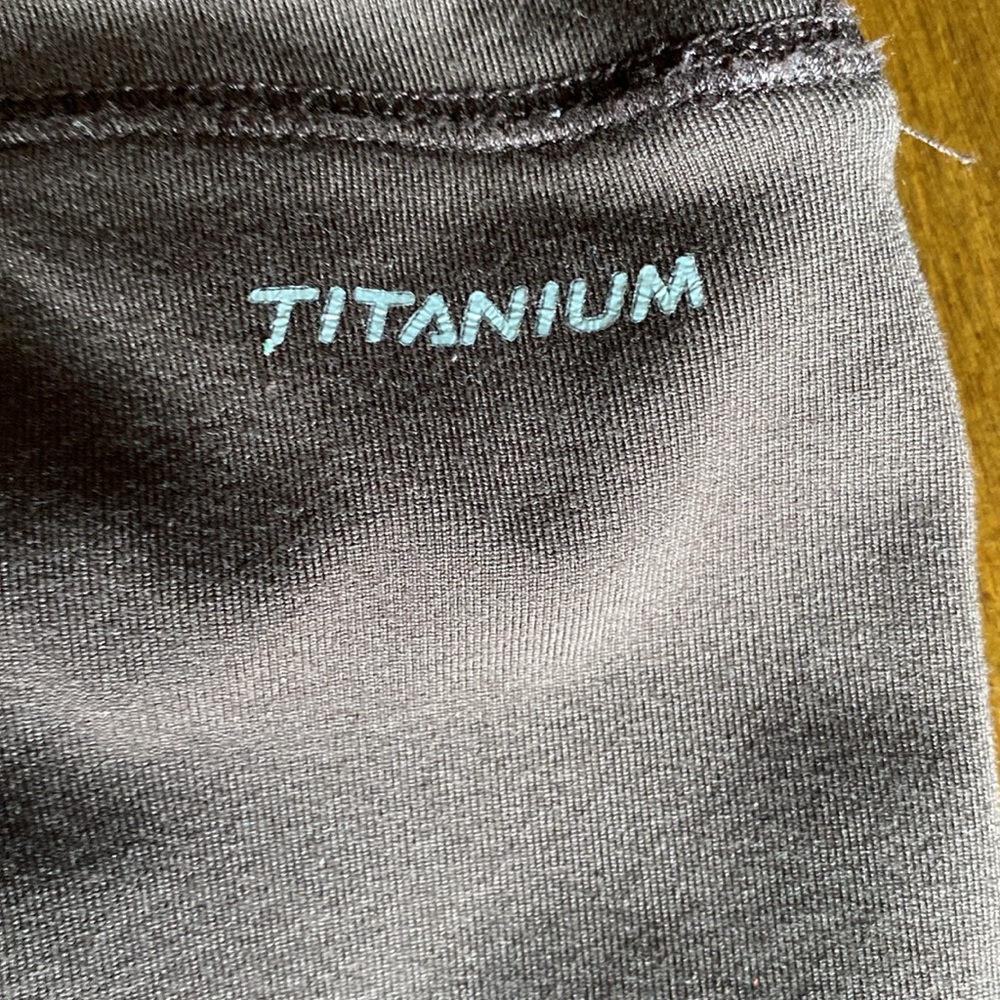 COLUMBIA Brown ‘Titanium’ Sport Capris with Split at Back Hem Size Medium